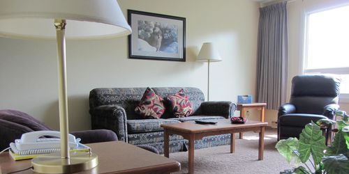 extended stay living room suites thompson